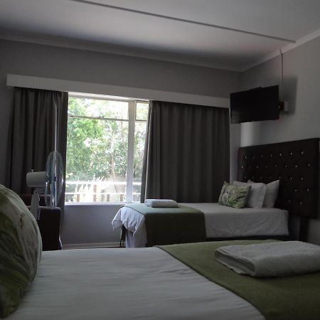 Credo Guest House บลูมฟอนเทน ภายนอก รูปภาพ