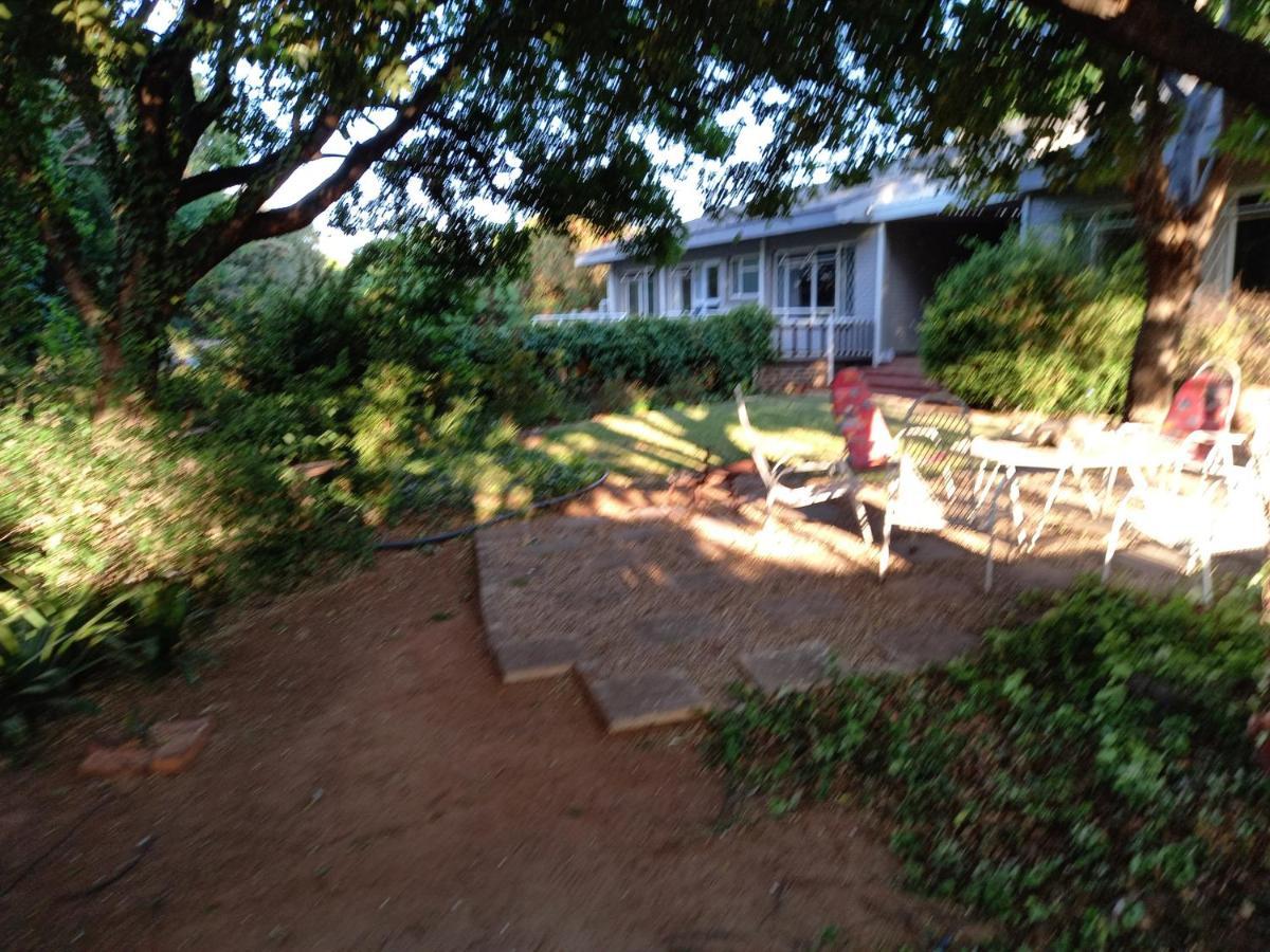 Credo Guest House บลูมฟอนเทน ภายนอก รูปภาพ