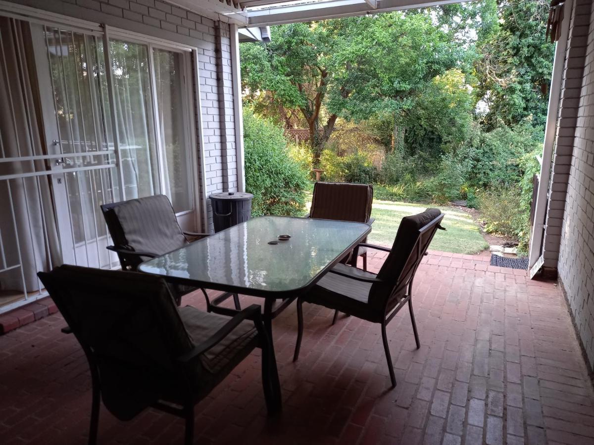 Credo Guest House บลูมฟอนเทน ภายนอก รูปภาพ