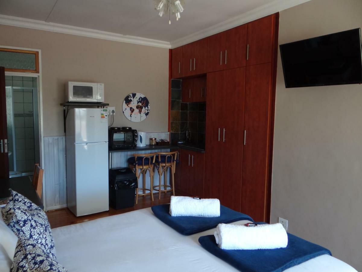 Credo Guest House บลูมฟอนเทน ภายนอก รูปภาพ
