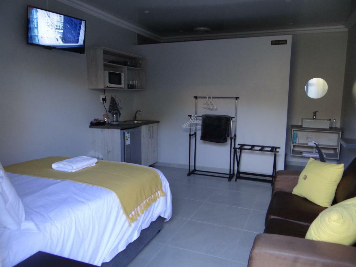Credo Guest House บลูมฟอนเทน ภายนอก รูปภาพ