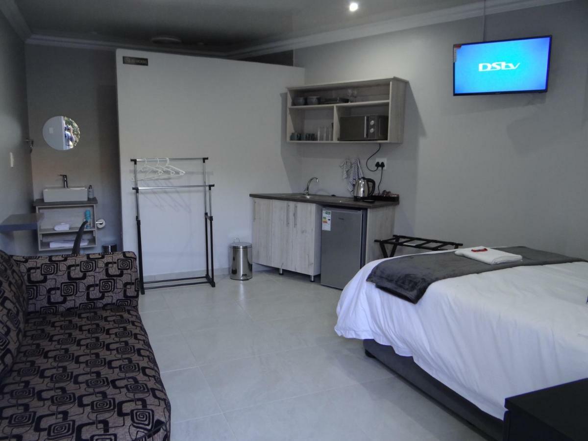 Credo Guest House บลูมฟอนเทน ภายนอก รูปภาพ