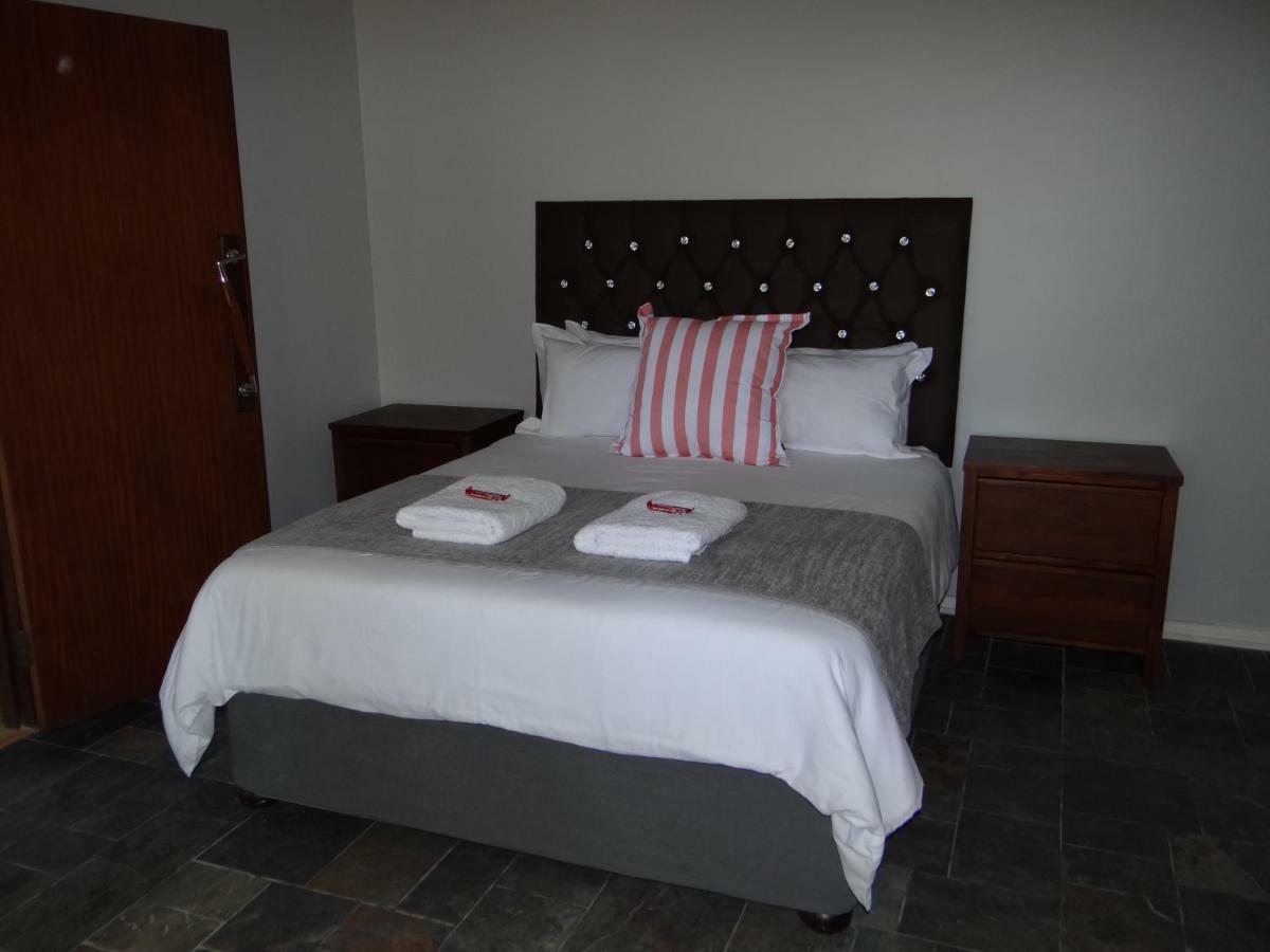 Credo Guest House บลูมฟอนเทน ภายนอก รูปภาพ