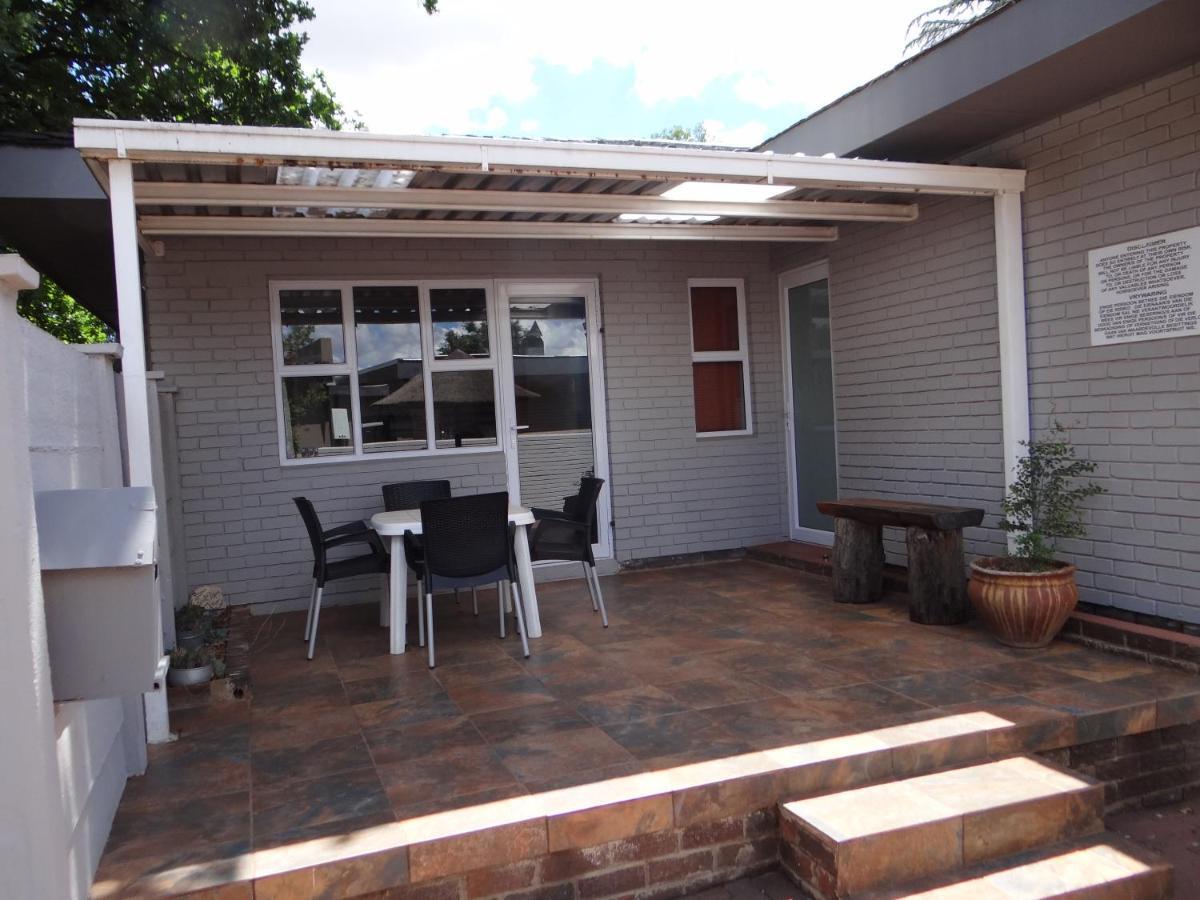Credo Guest House บลูมฟอนเทน ภายนอก รูปภาพ